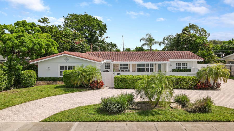 Property photo for 425 Marlin Road, North Palm Beach, FL