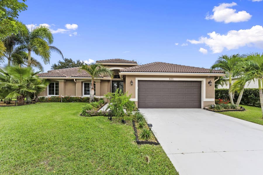 Property photo for 421 SW CRABAPPLE Cove, Port St Lucie, FL