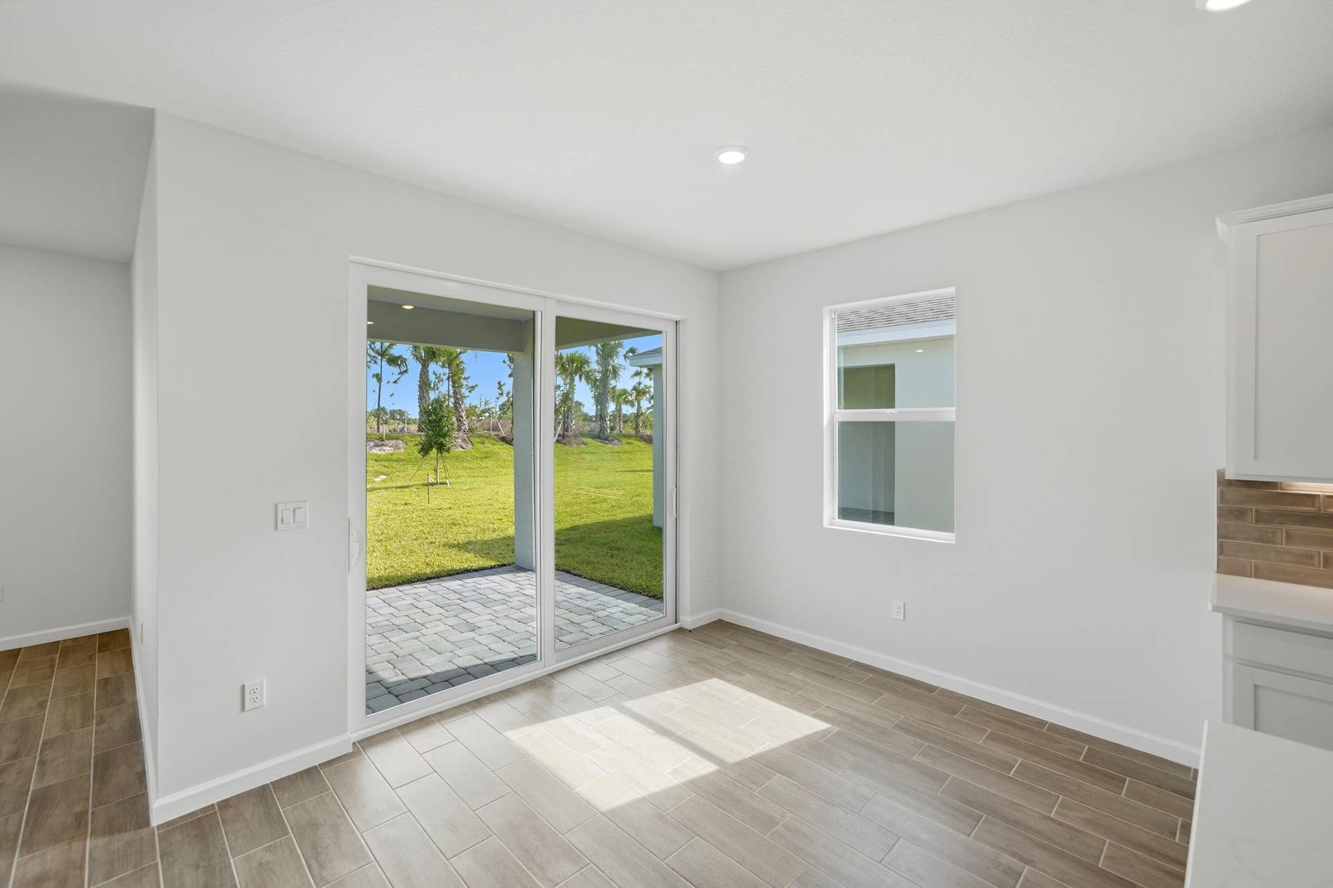 Breakfast Nook/Dining