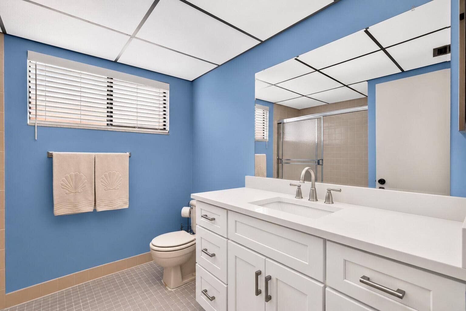 15216 Lakes Of Delray Boulevard, #142, Delray Beach, FL 33484 Serene Coastal Blue Bathroom Retreat 2