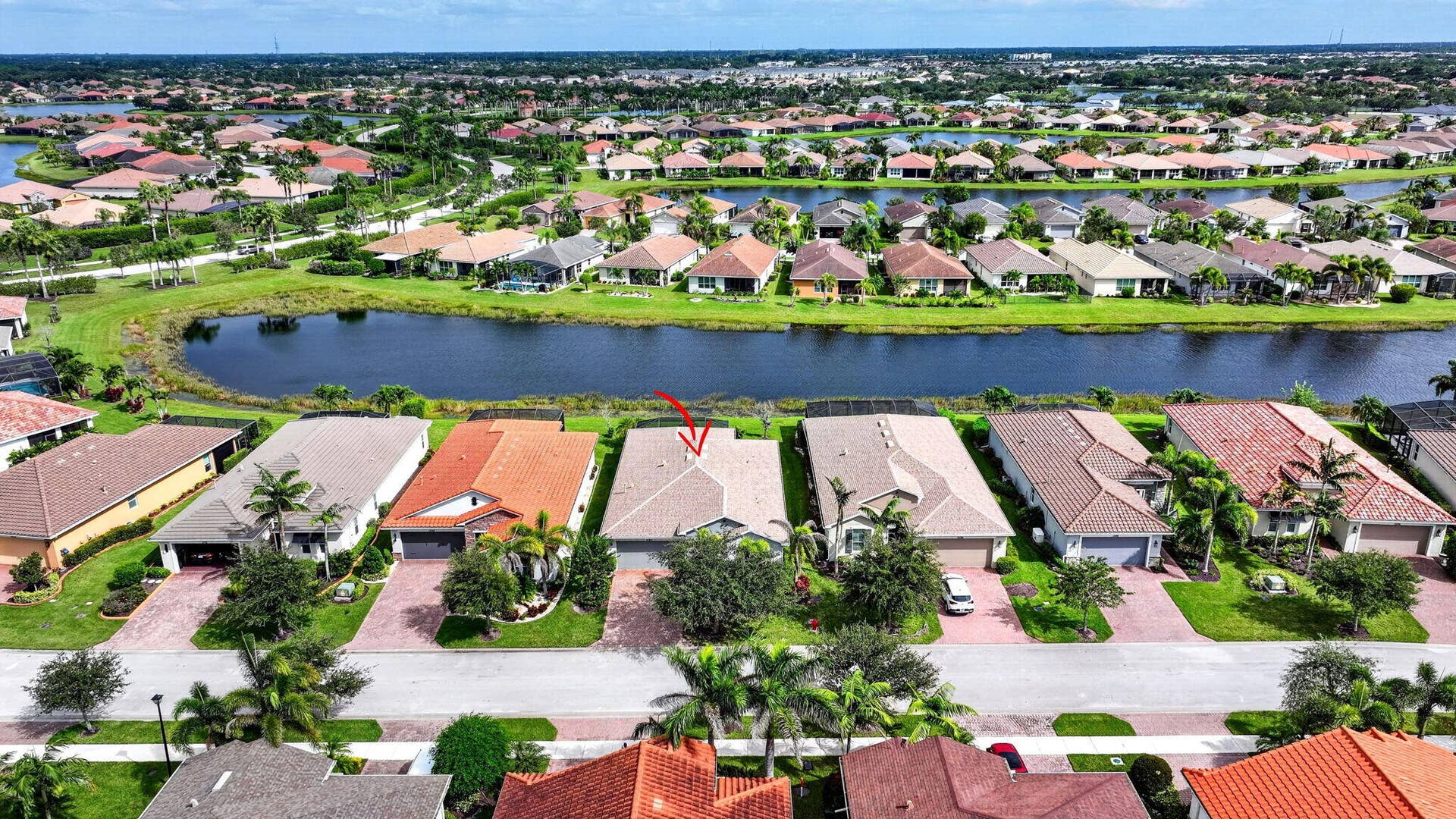 12371 SW Silverwood Avenue, Port St Lucie, FL 34987 76-web-or-mls-DJI_20261002063400_0131_D