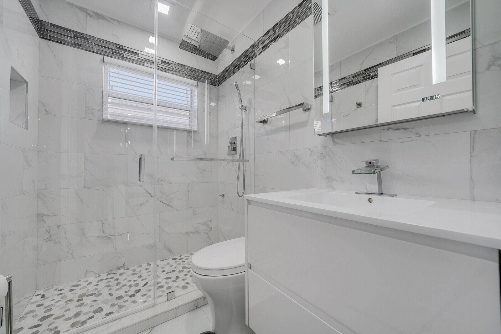 11674 Caracas Boulevard, Boynton Beach, FL 33437 Second Bathroom