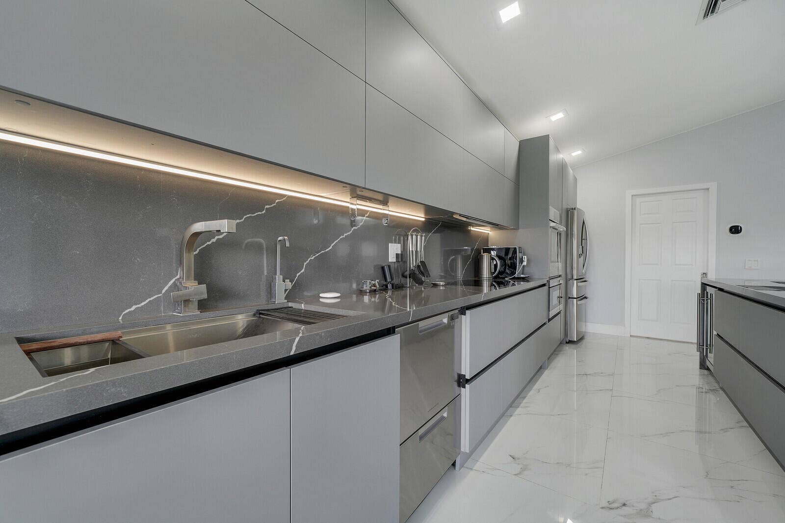 11674 Caracas Boulevard, Boynton Beach, FL 33437 Kitchen