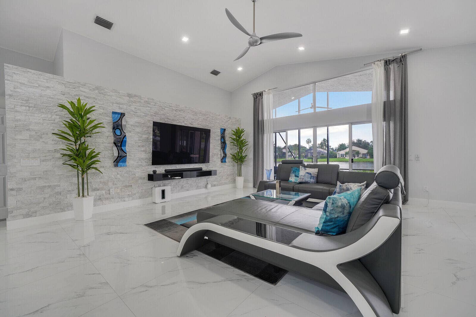 11674 Caracas Boulevard, Boynton Beach, FL 33437 Living Room