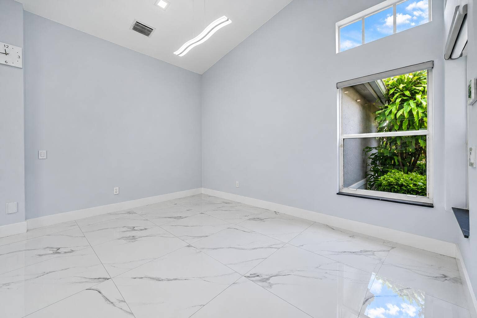 11674 Caracas Boulevard, Boynton Beach, FL 33437 Entryway/Dinning Area