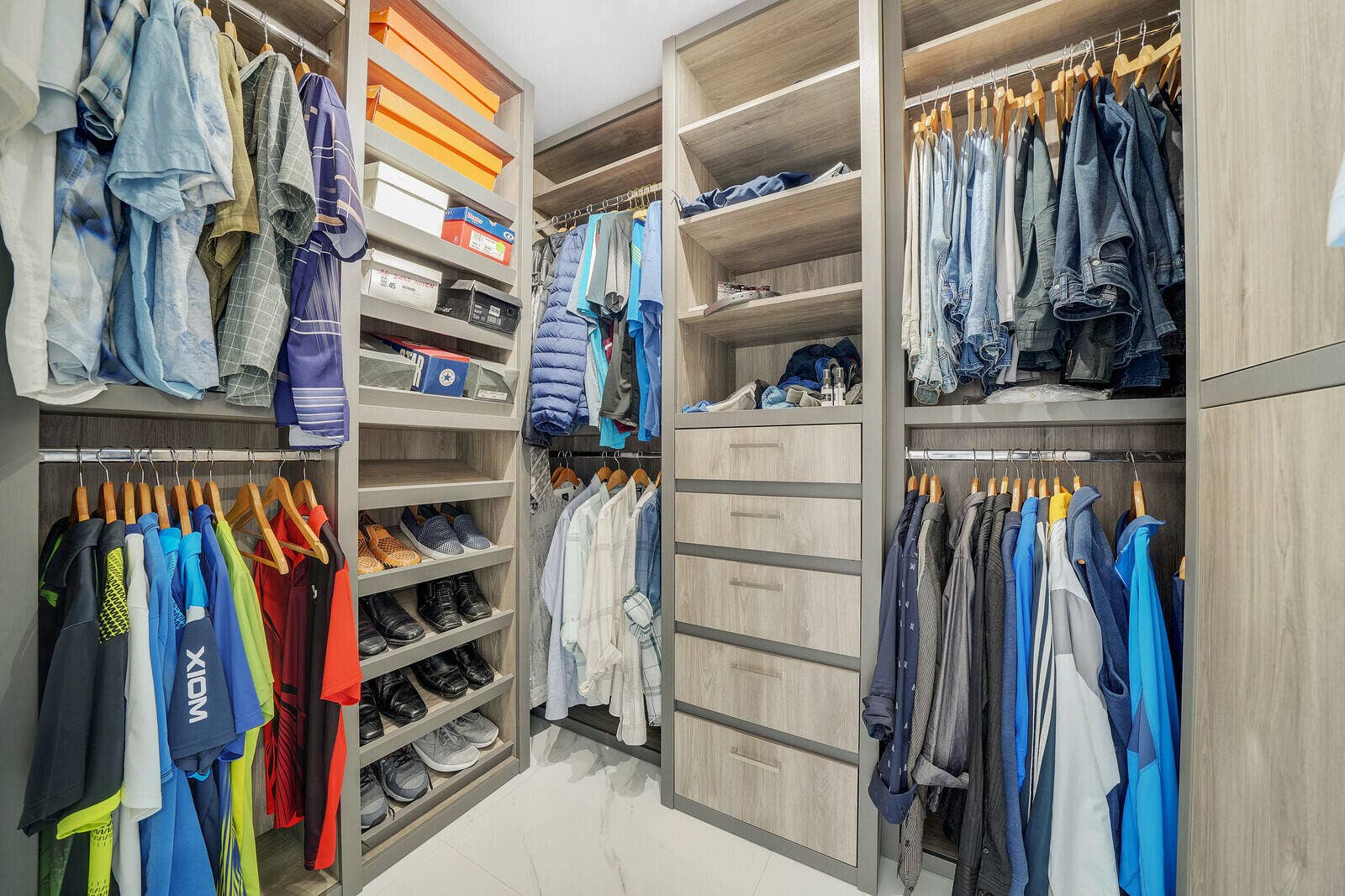11674 Caracas Boulevard, Boynton Beach, FL 33437 Walk in Closet