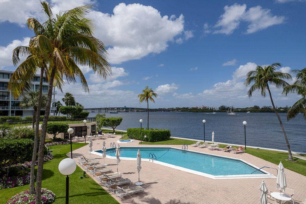 2778 S OCEAN Boulevard, #305S, Palm Beach, FL 33480 Pool