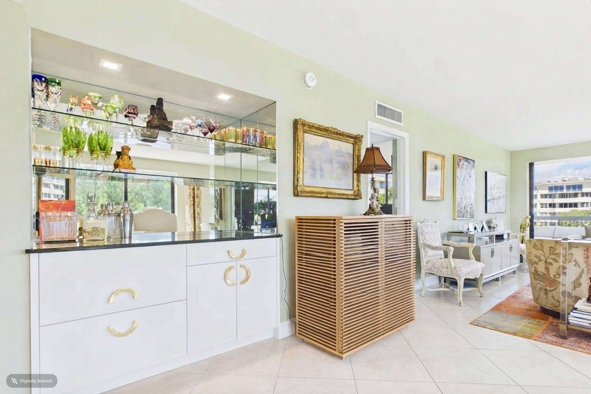 2778 S OCEAN Boulevard, #305S, Palm Beach, FL 33480 Bar area