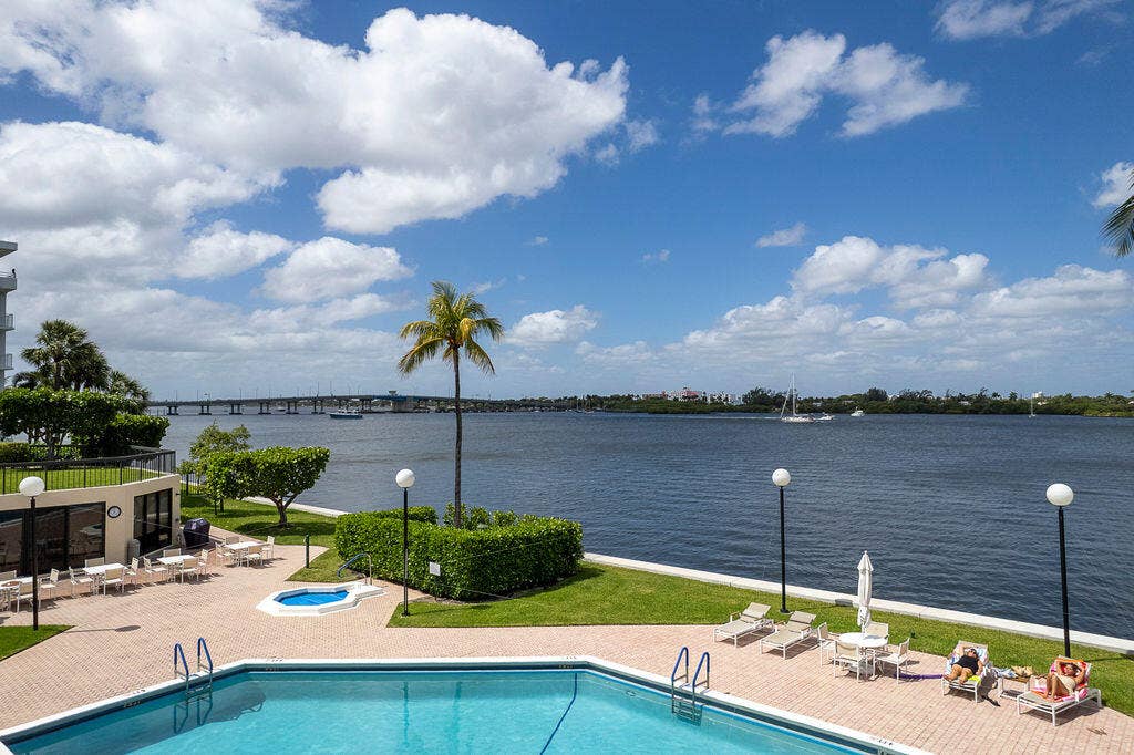 2778 S OCEAN Boulevard, #305S, Palm Beach, FL 33480 Pool