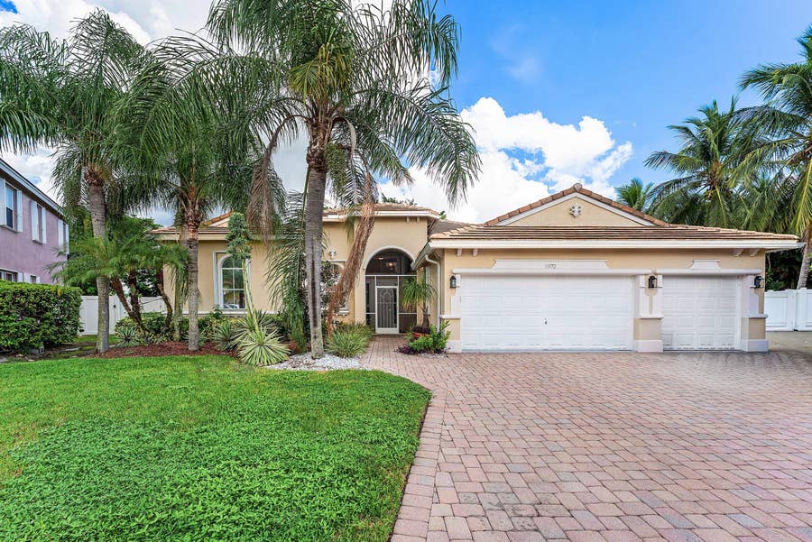 Property photo for 6973 Finamore Circle, Lake Worth, FL
