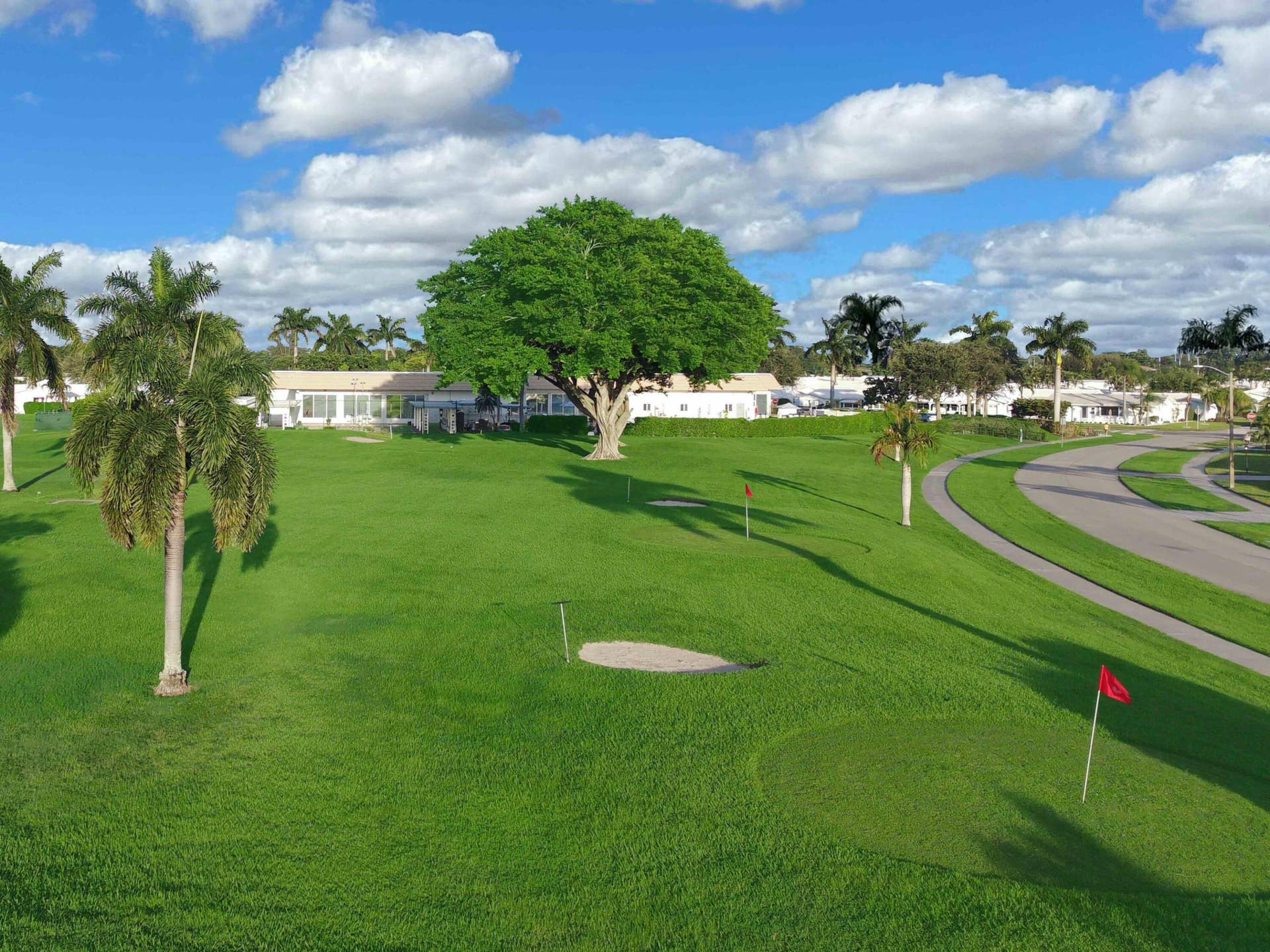 Clubhouse Par 3 Golf Course
