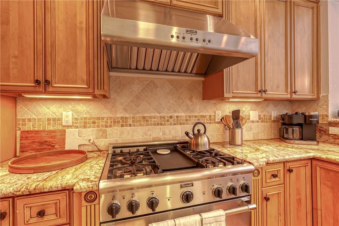 Beautiful gas top oven