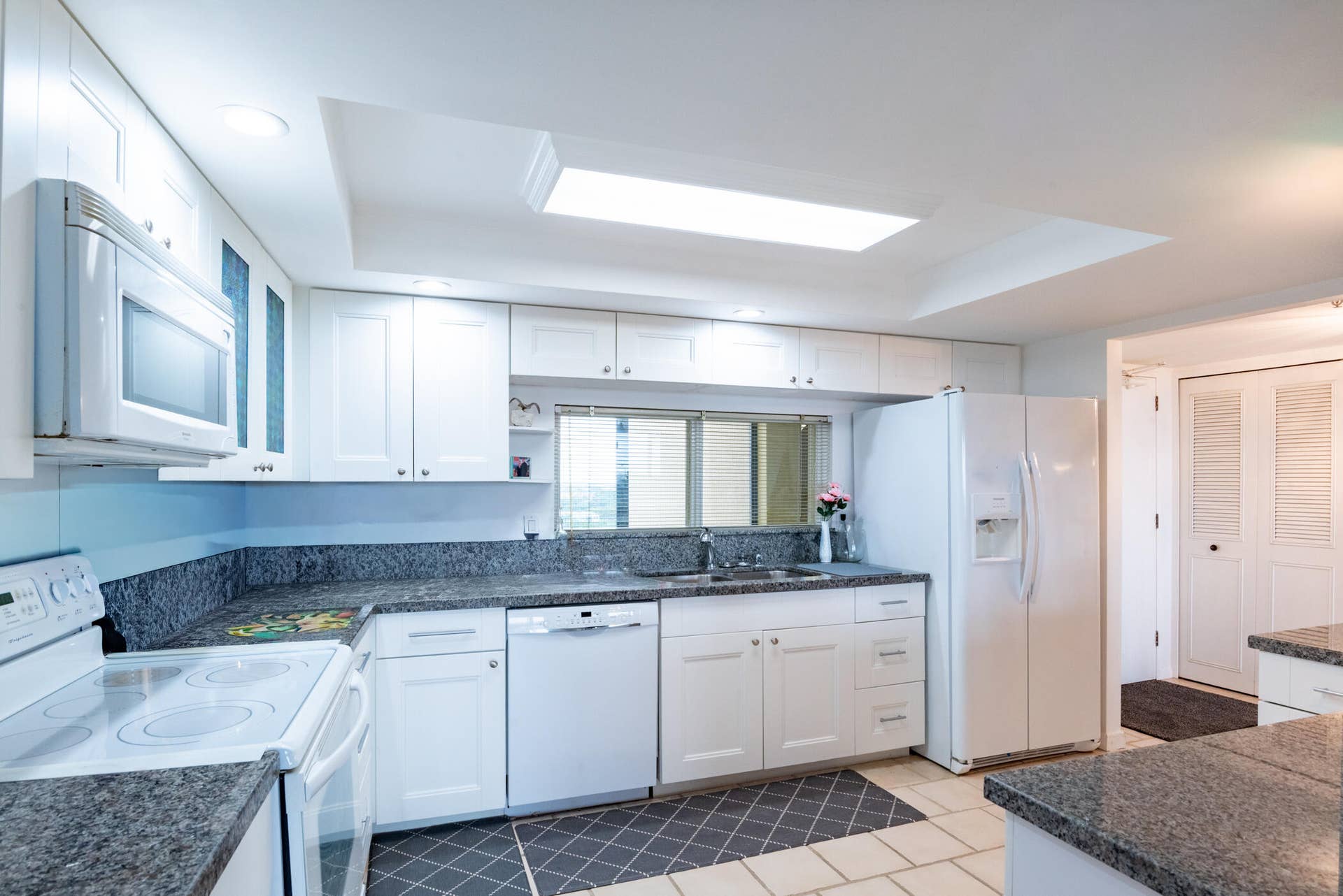 2480 Presidential Way 1103-007 (1)