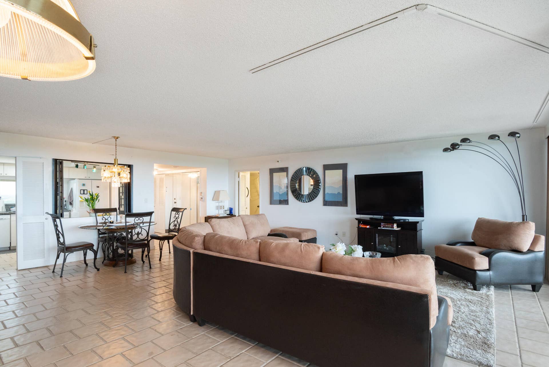 2480 Presidential Way 1103-004 (1)