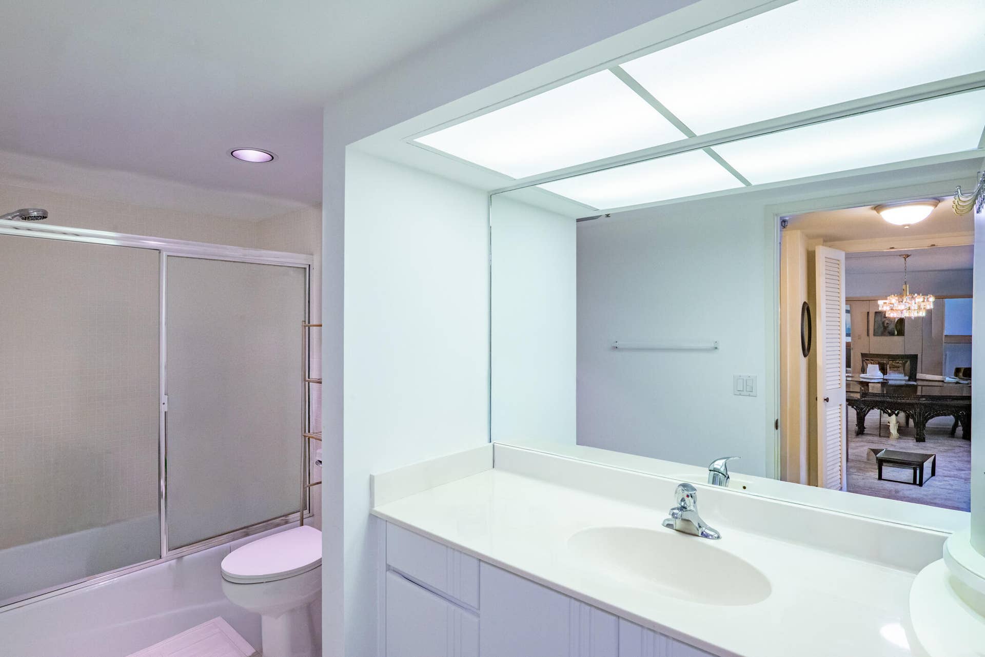 2480 Presidential Way 1103-020 (1)