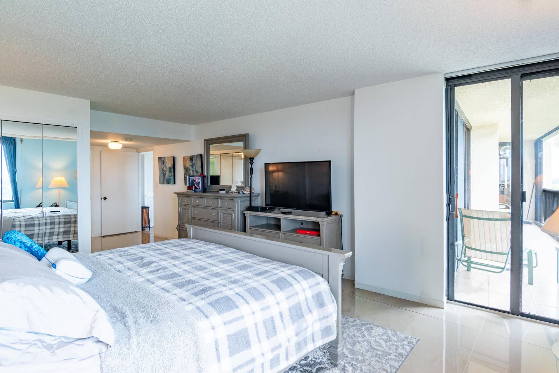 2480 Presidential Way 1103-024 (1)