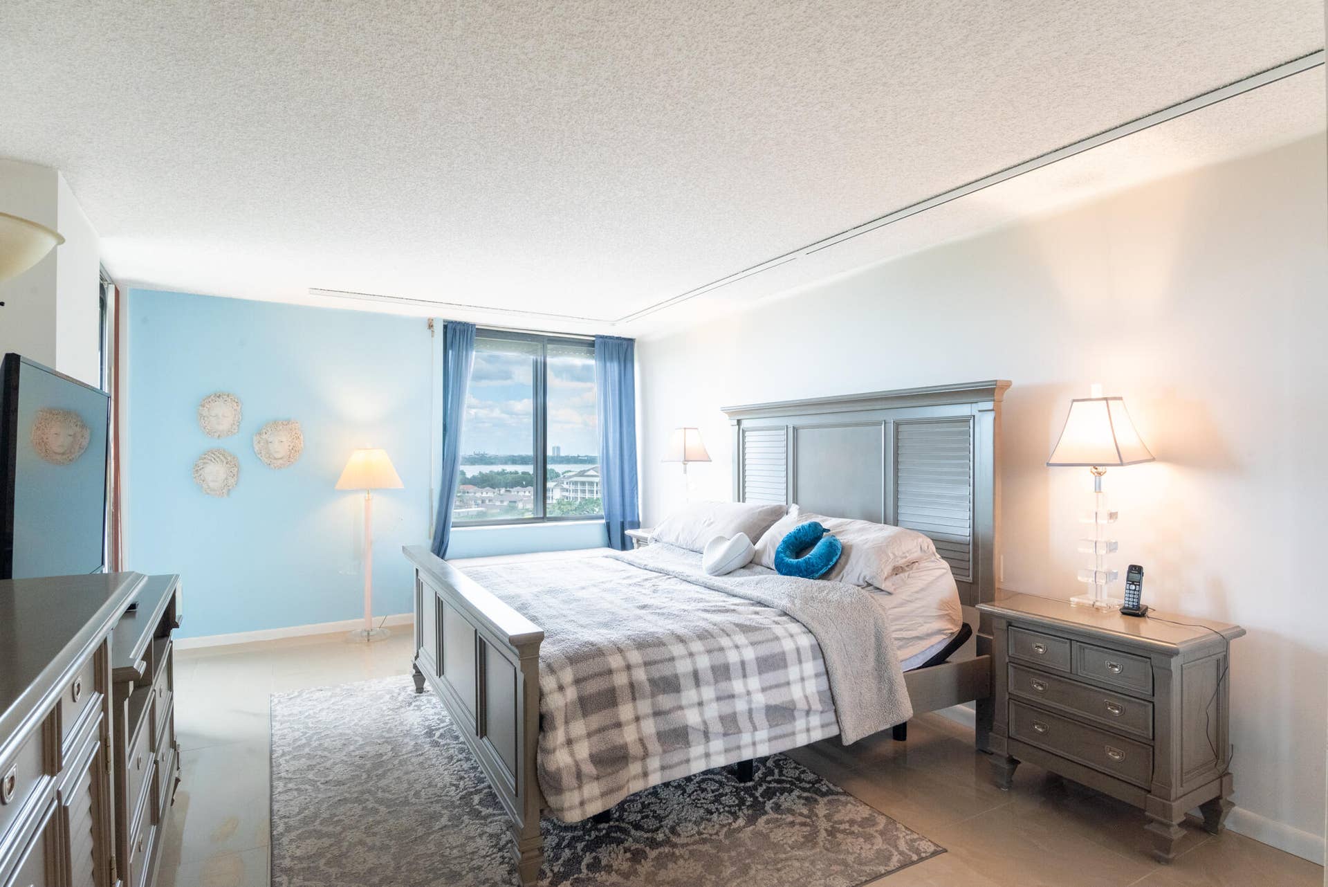 2480 Presidential Way 1103-022 (1)