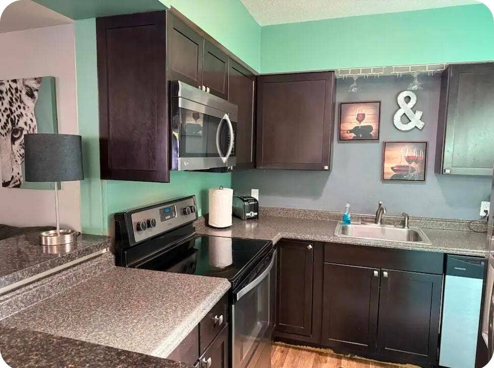 2225 NE 14th Avenue, #1, Wilton Manors, FL 33305 Kitchen