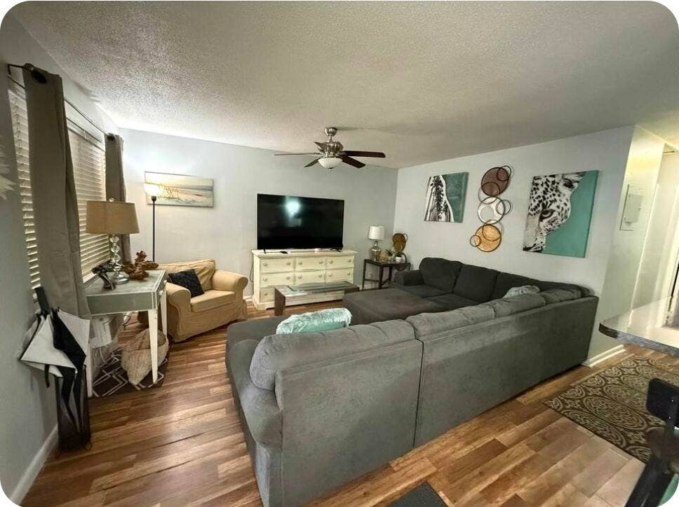 2225 NE 14th Avenue, #1, Wilton Manors, FL 33305 Living Room