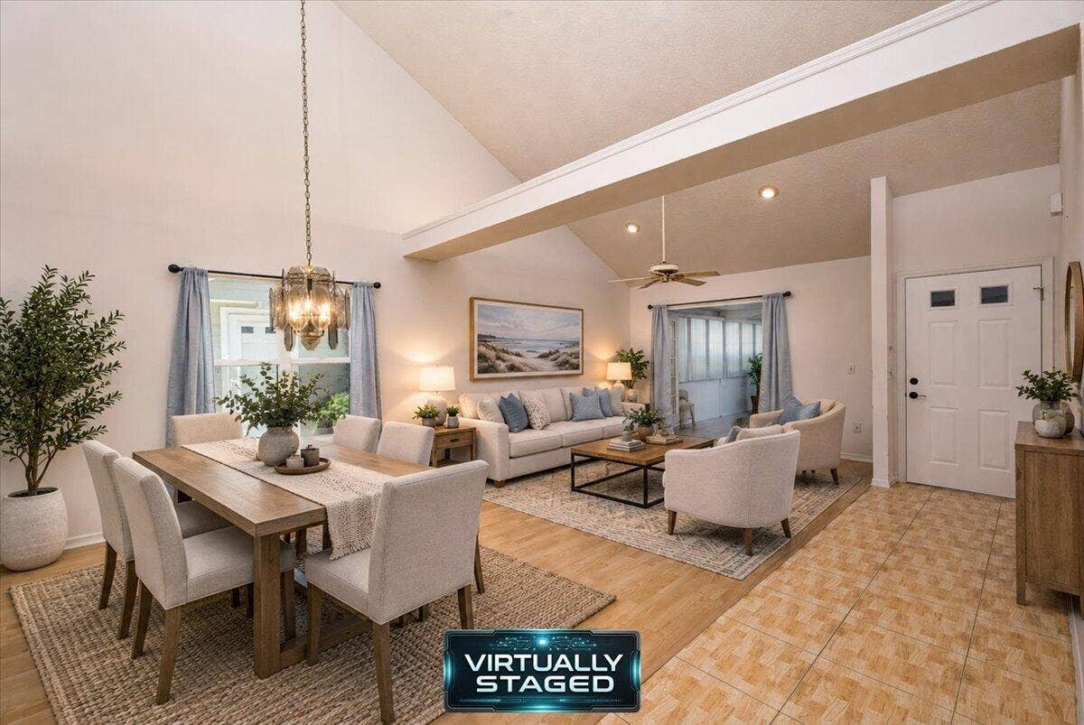 2610 SE Tropical E Circle, Port St Lucie, FL 34952 Dining -living area