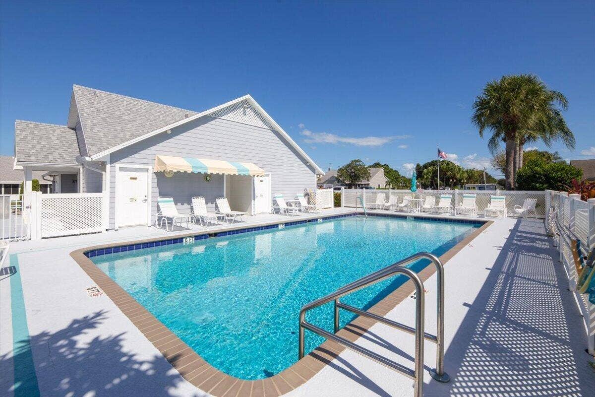 2610 SE Tropical E Circle, Port St Lucie, FL 34952 Community pool