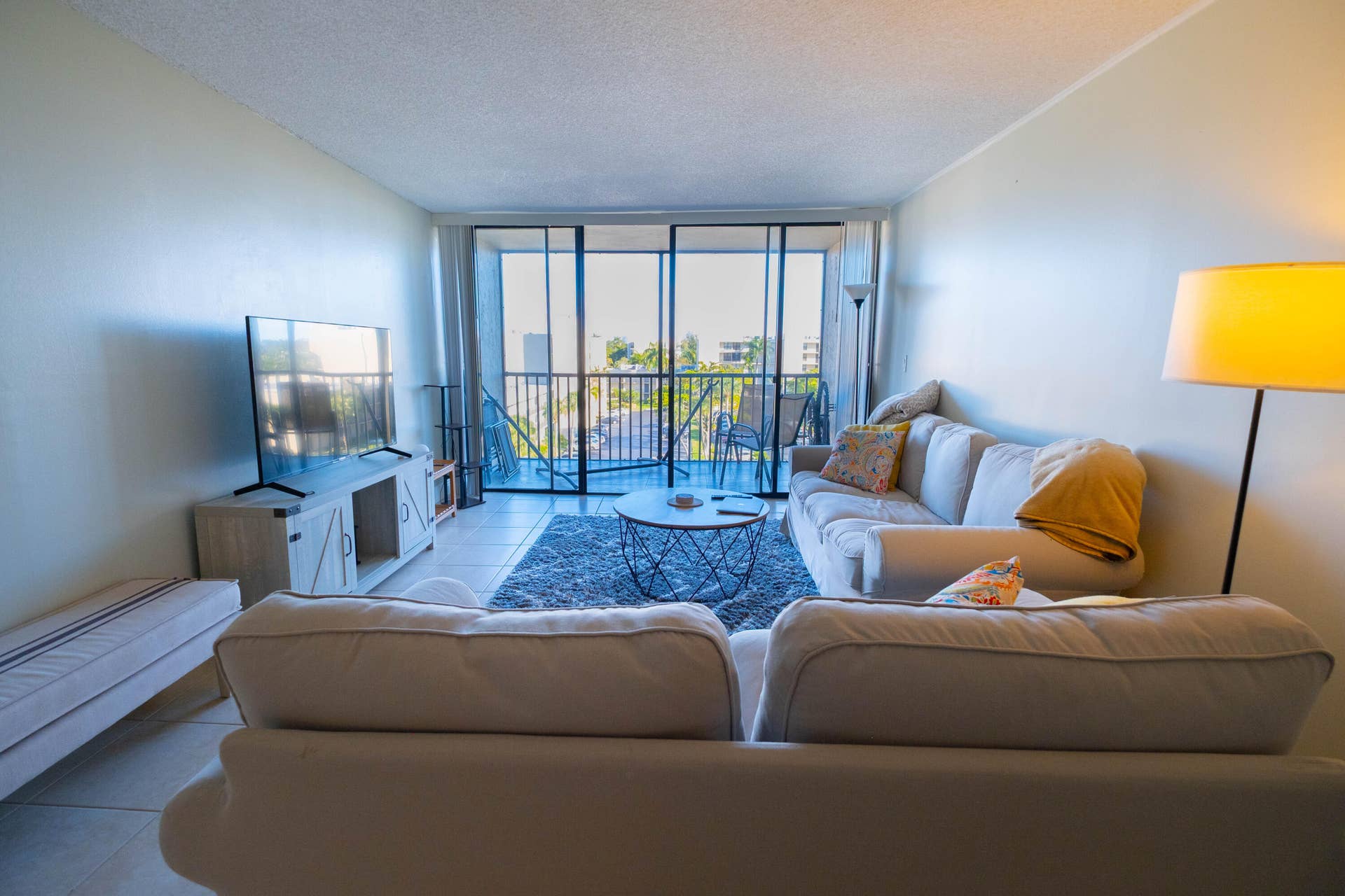 4 ROYAL PALM Way, #6050, Boca Raton, FL 33432 BOCA BAYOU LIVING ROOM