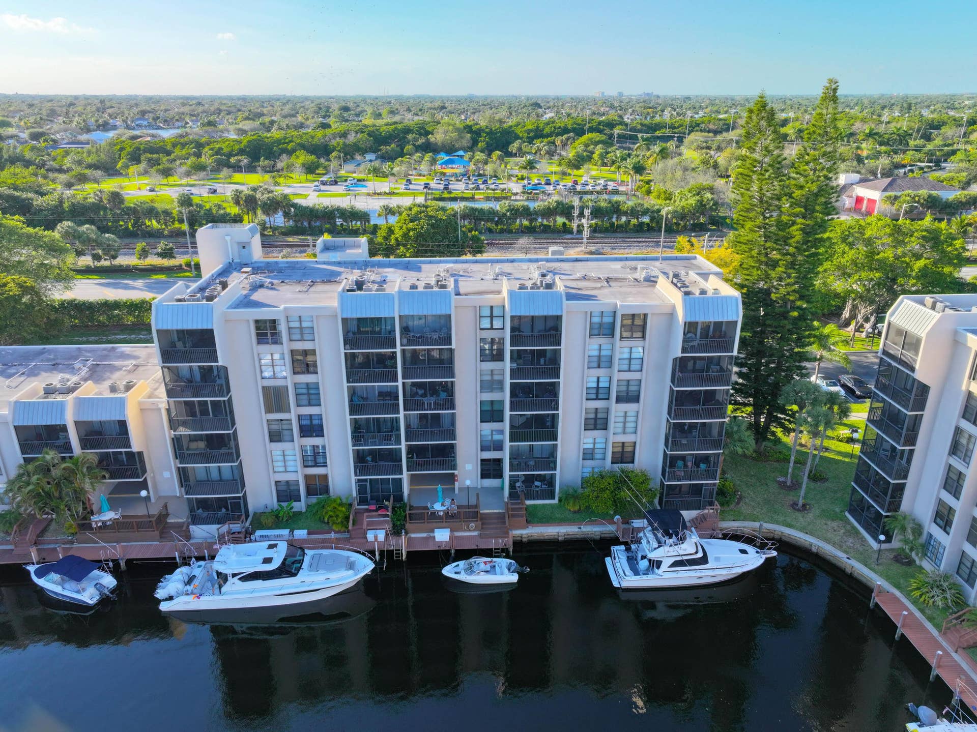 4 ROYAL PALM Way, #6050, Boca Raton, FL 33432 BOCA BAYOU BUILDING