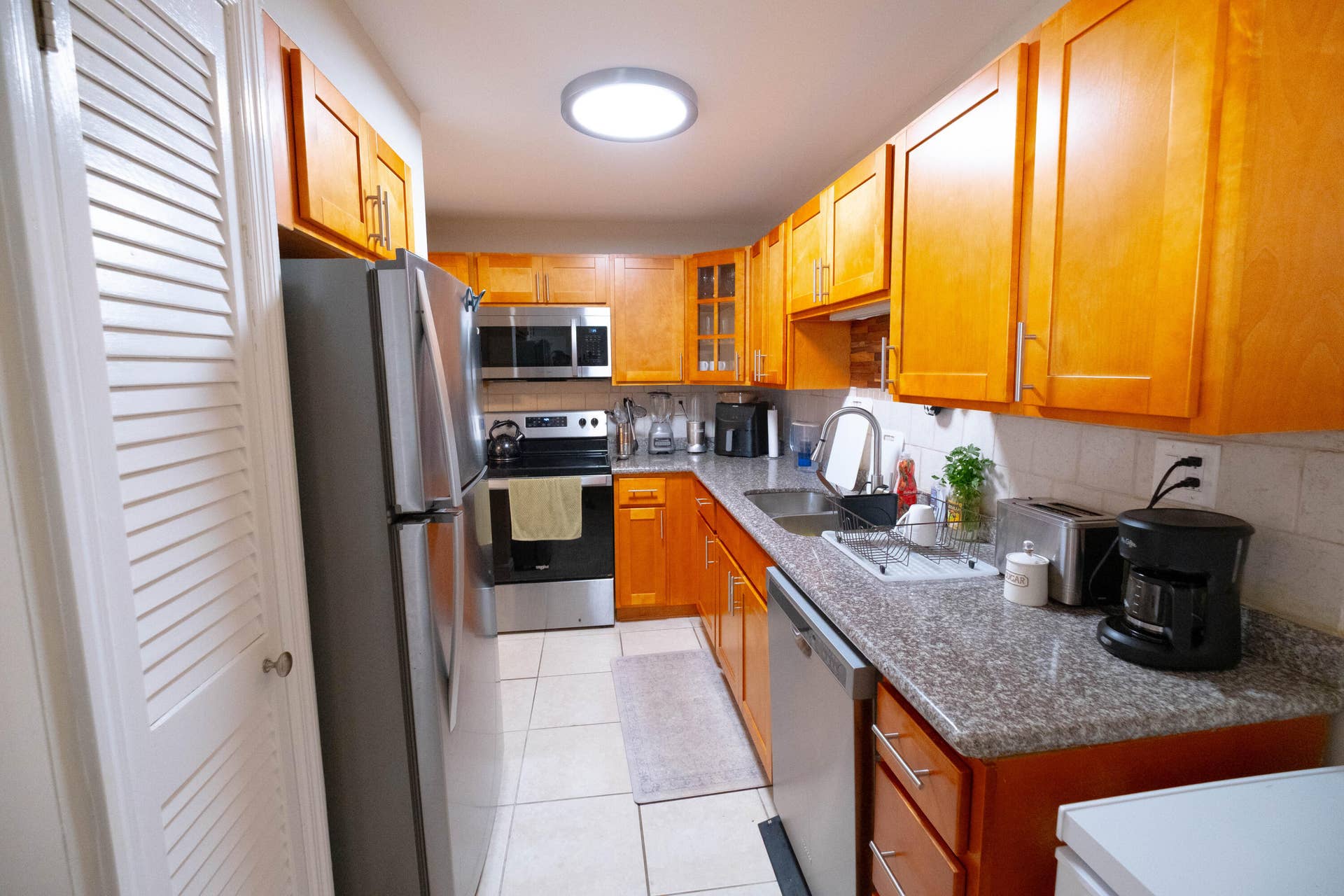 4 ROYAL PALM Way, #6050, Boca Raton, FL 33432 BOCA BAYOU KITCHEN 4