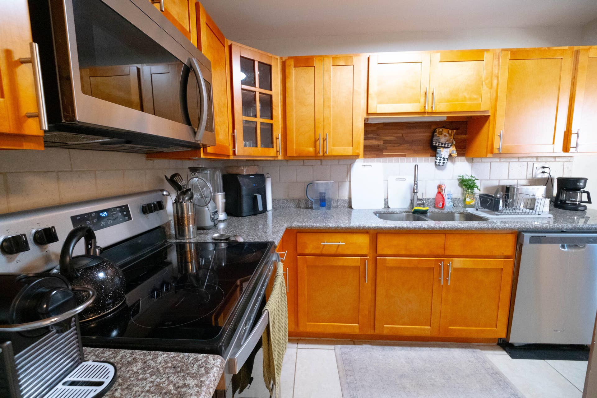 4 ROYAL PALM Way, #6050, Boca Raton, FL 33432 BOCA BAYOU KITCHEN