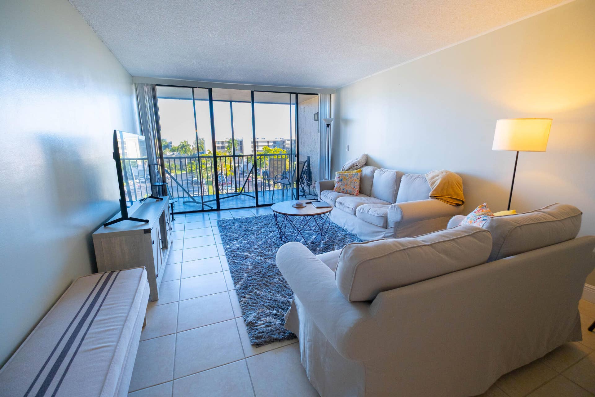 4 ROYAL PALM Way, #6050, Boca Raton, FL 33432 BOCA BAYOU LIVING ROOM 2