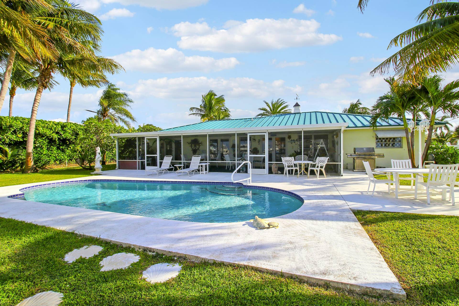 110 Shore Drive, Riviera Beach, FL 33404 Backyard