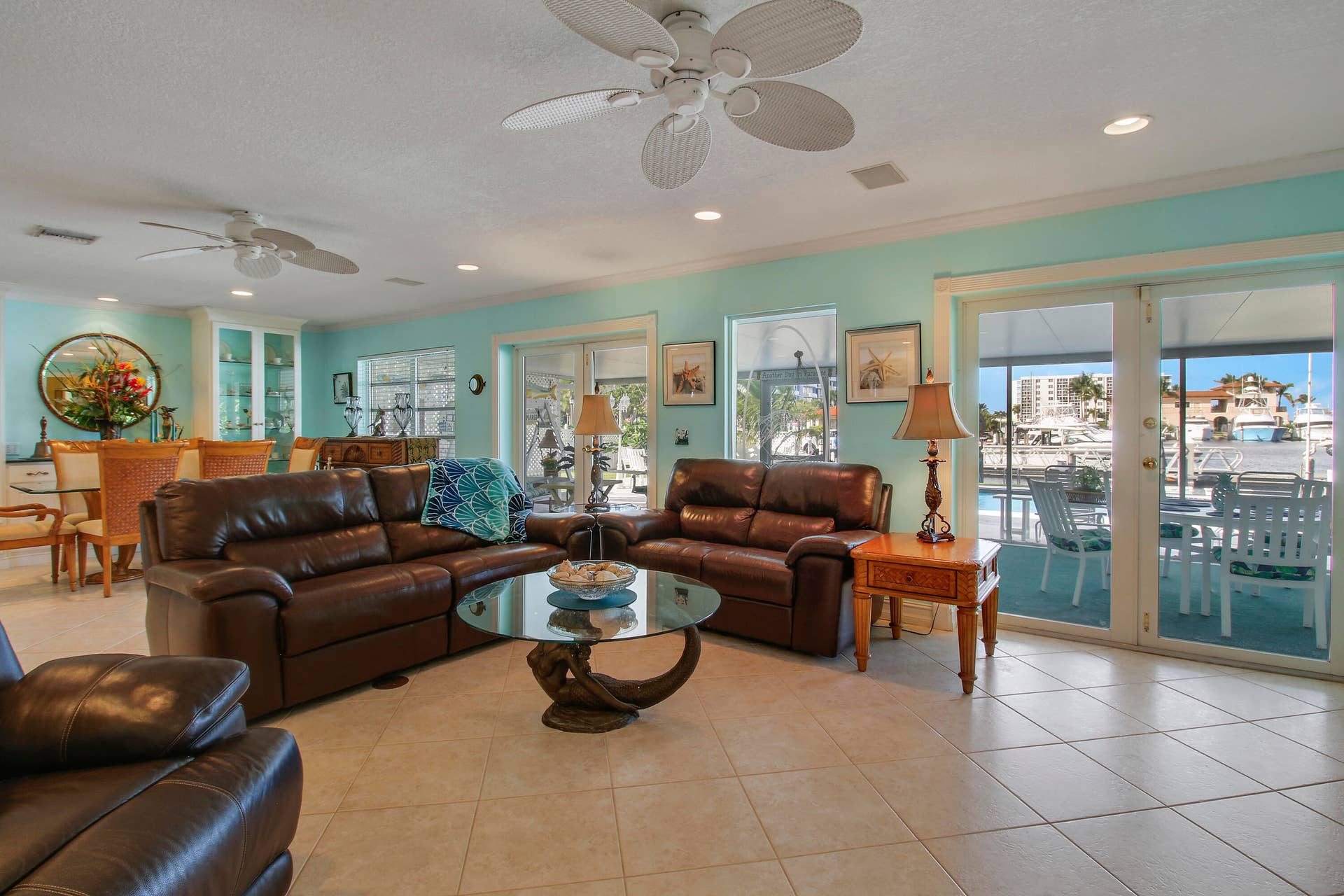 110 Shore Drive, Riviera Beach, FL 33404 Living Area