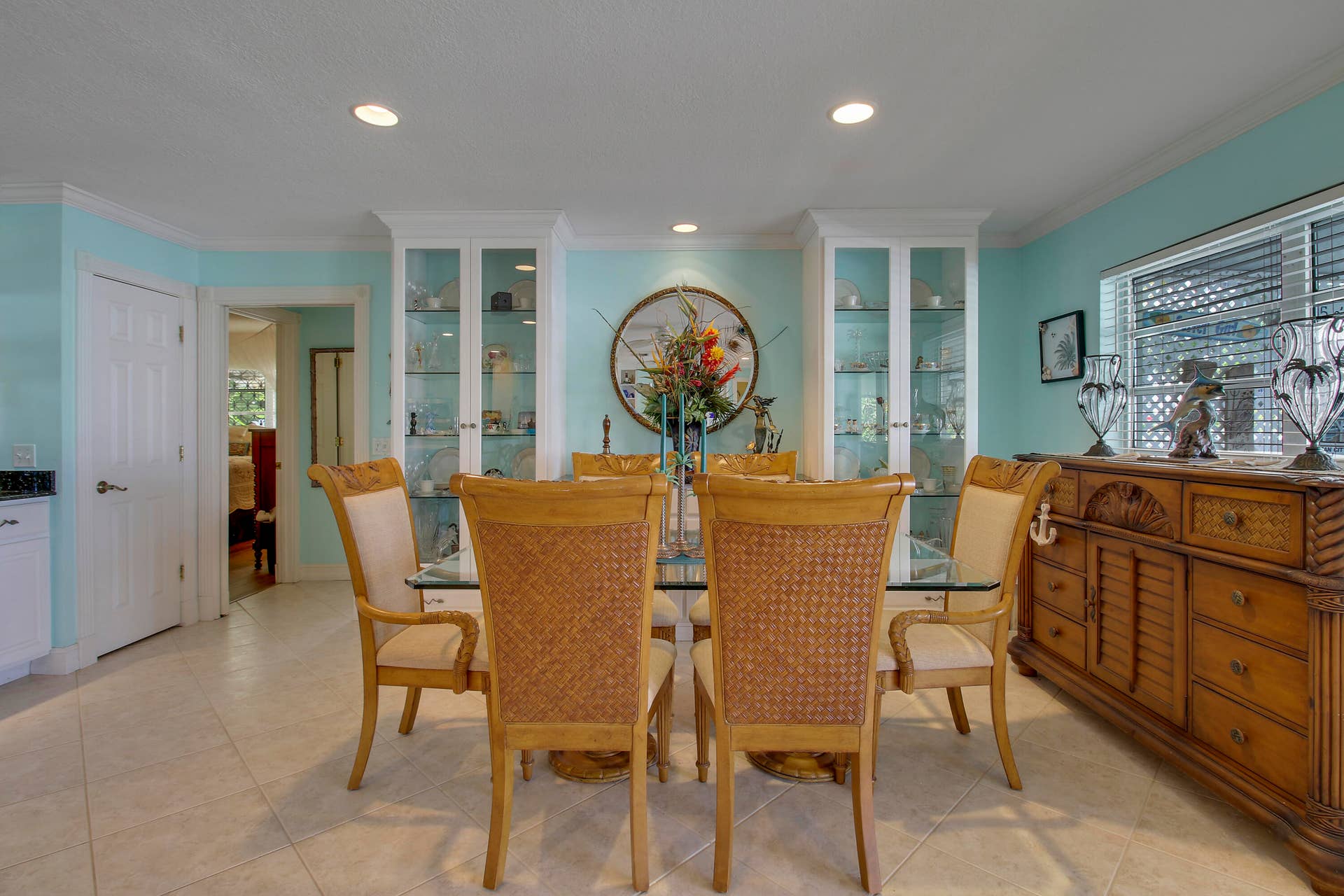 110 Shore Drive, Riviera Beach, FL 33404 Dining Area