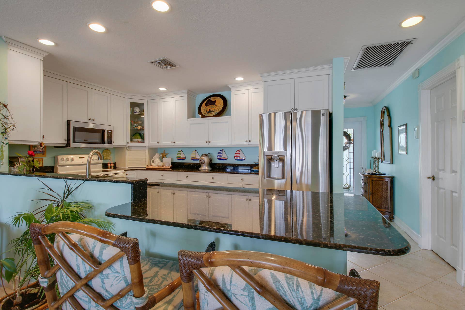 110 Shore Drive, Riviera Beach, FL 33404 Kitchen