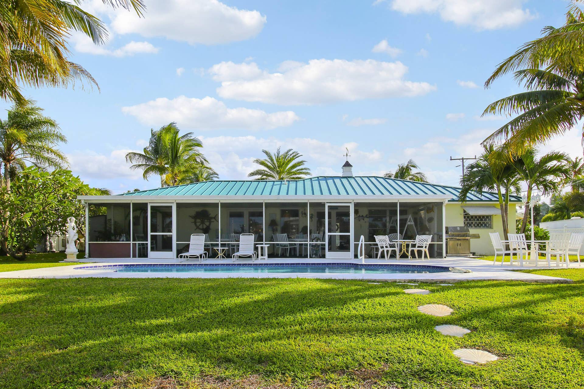 110 Shore Drive, Riviera Beach, FL 33404 Backyard