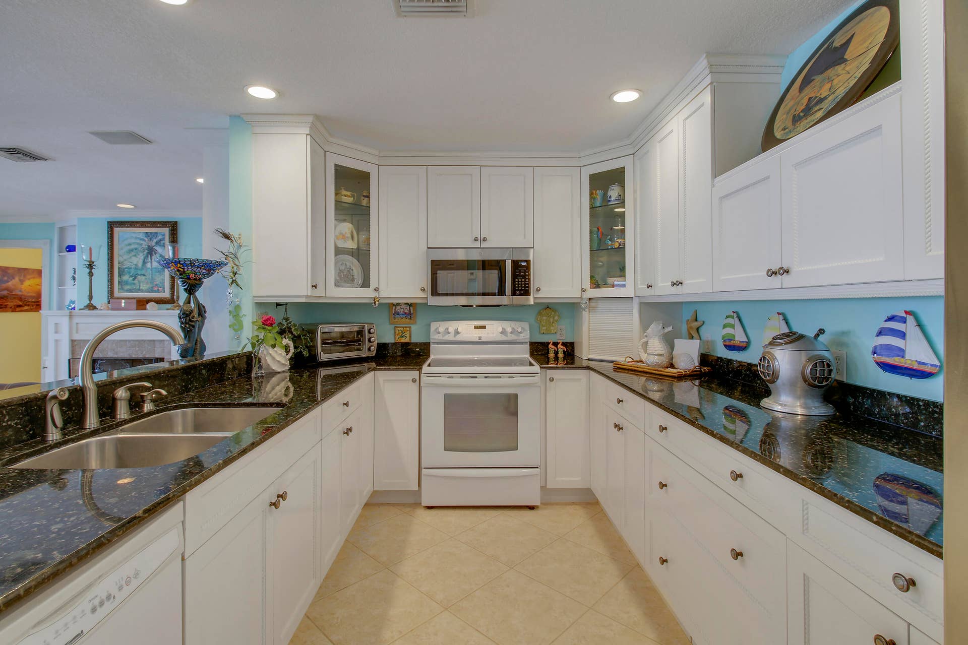 110 Shore Drive, Riviera Beach, FL 33404 Kitchen