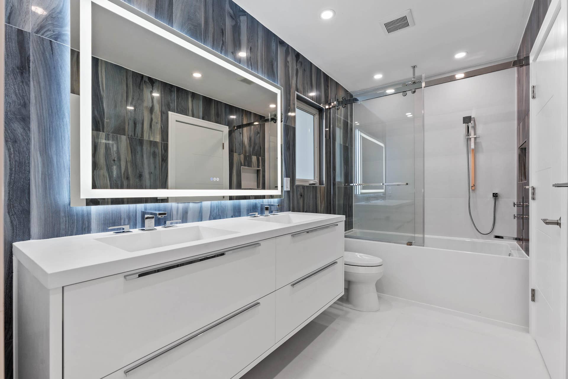 Jack N Jill Bathroom