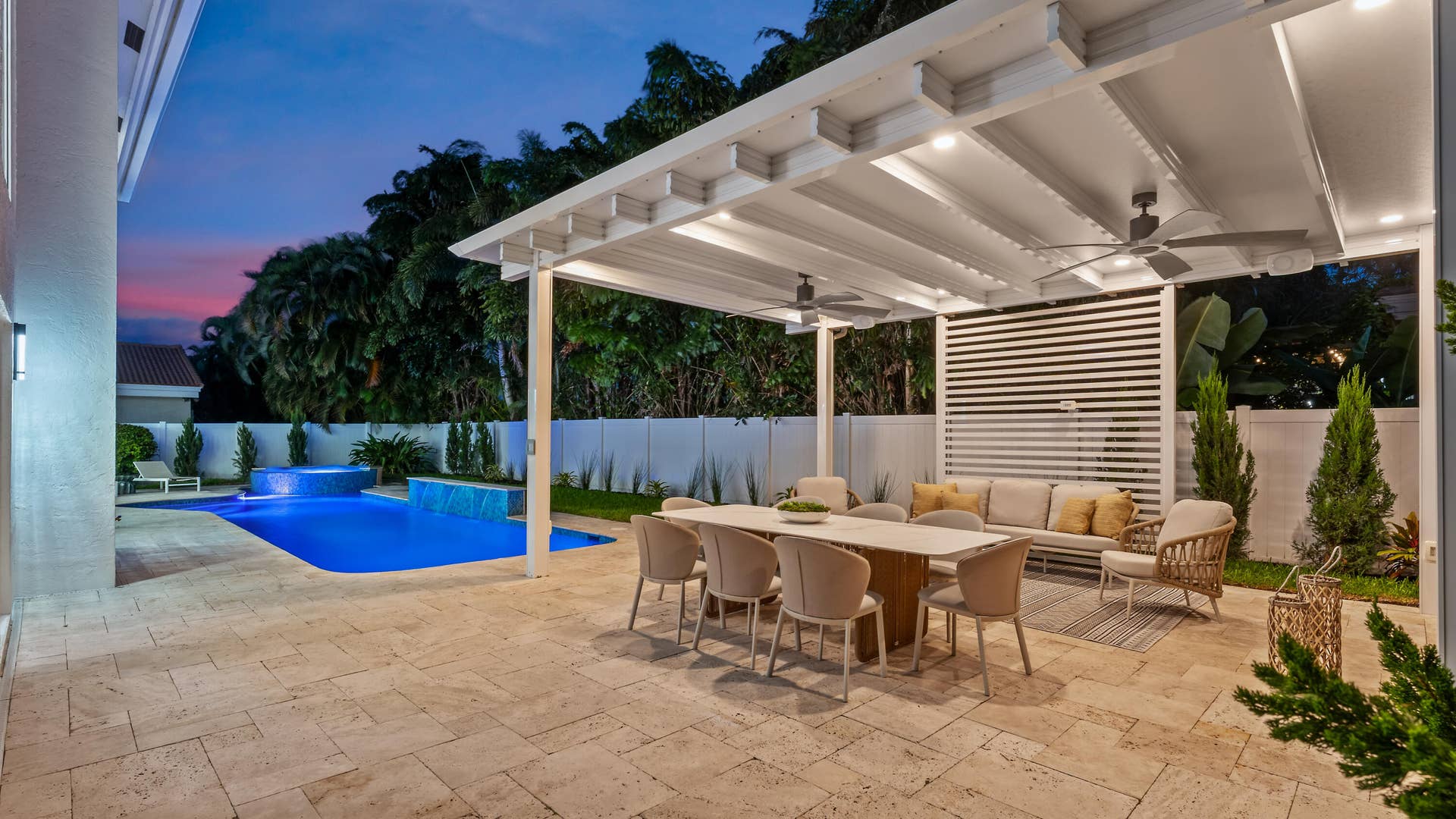 Pergola/Pool View
