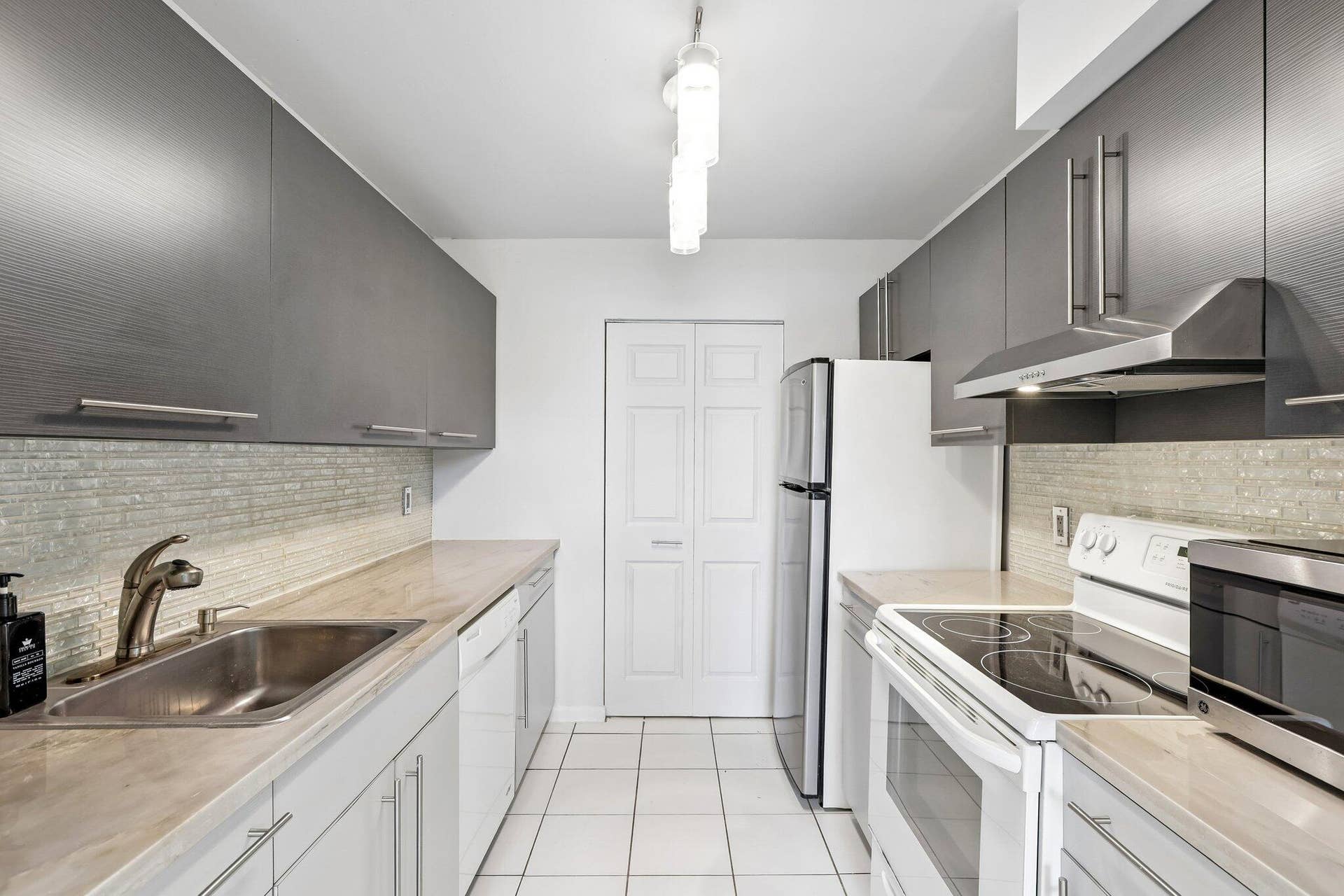 500 NE 2nd Street, #204, Dania Beach, FL 33004 03_Kitchen-Overview_Original-011