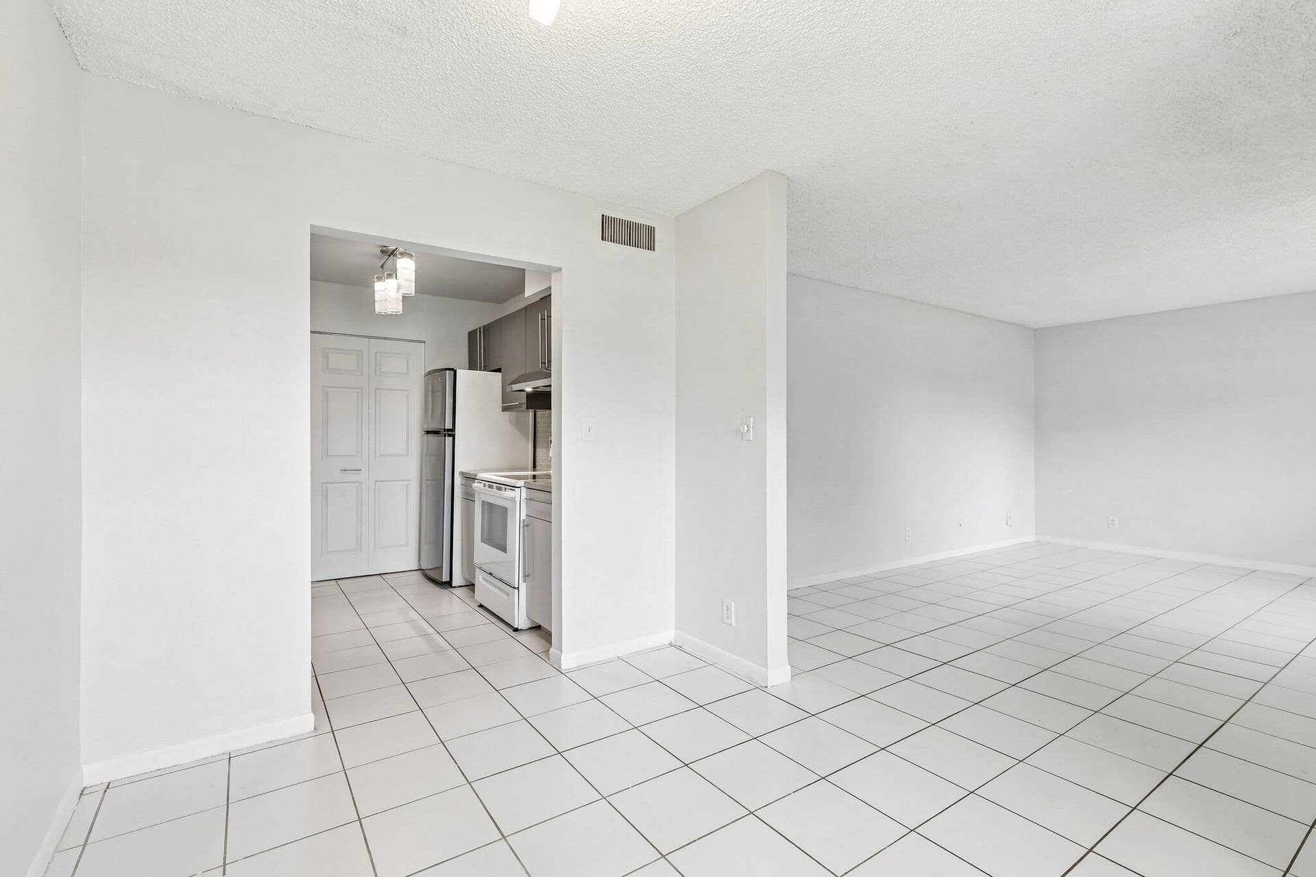 500 NE 2nd Street, #204, Dania Beach, FL 33004 02_Dining-Kitchen-Connection_Original-00
