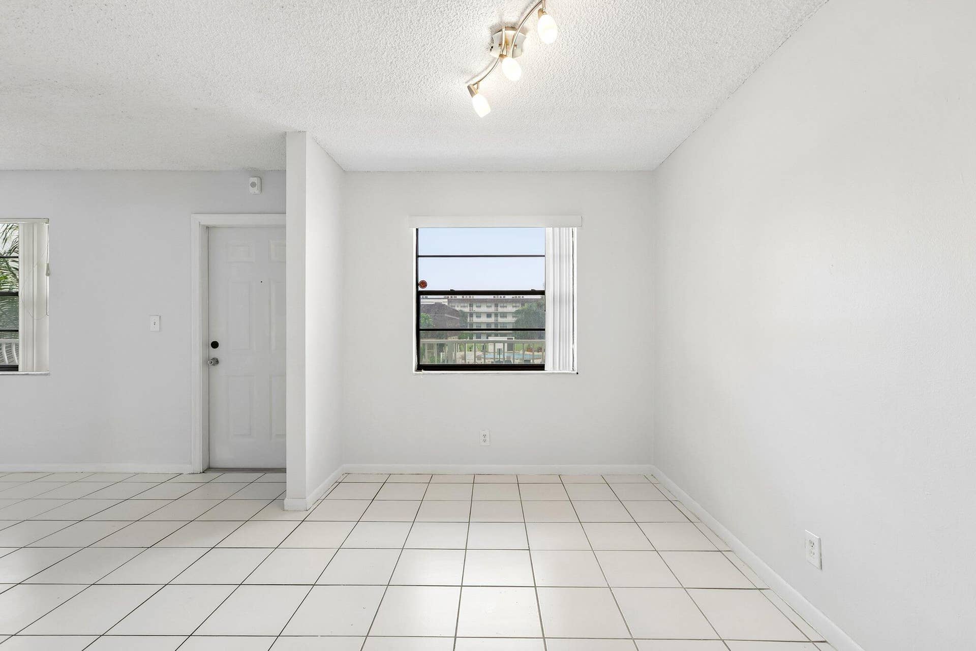 500 NE 2nd Street, #204, Dania Beach, FL 33004 07_Dining-Area-Straight-View_Original-01