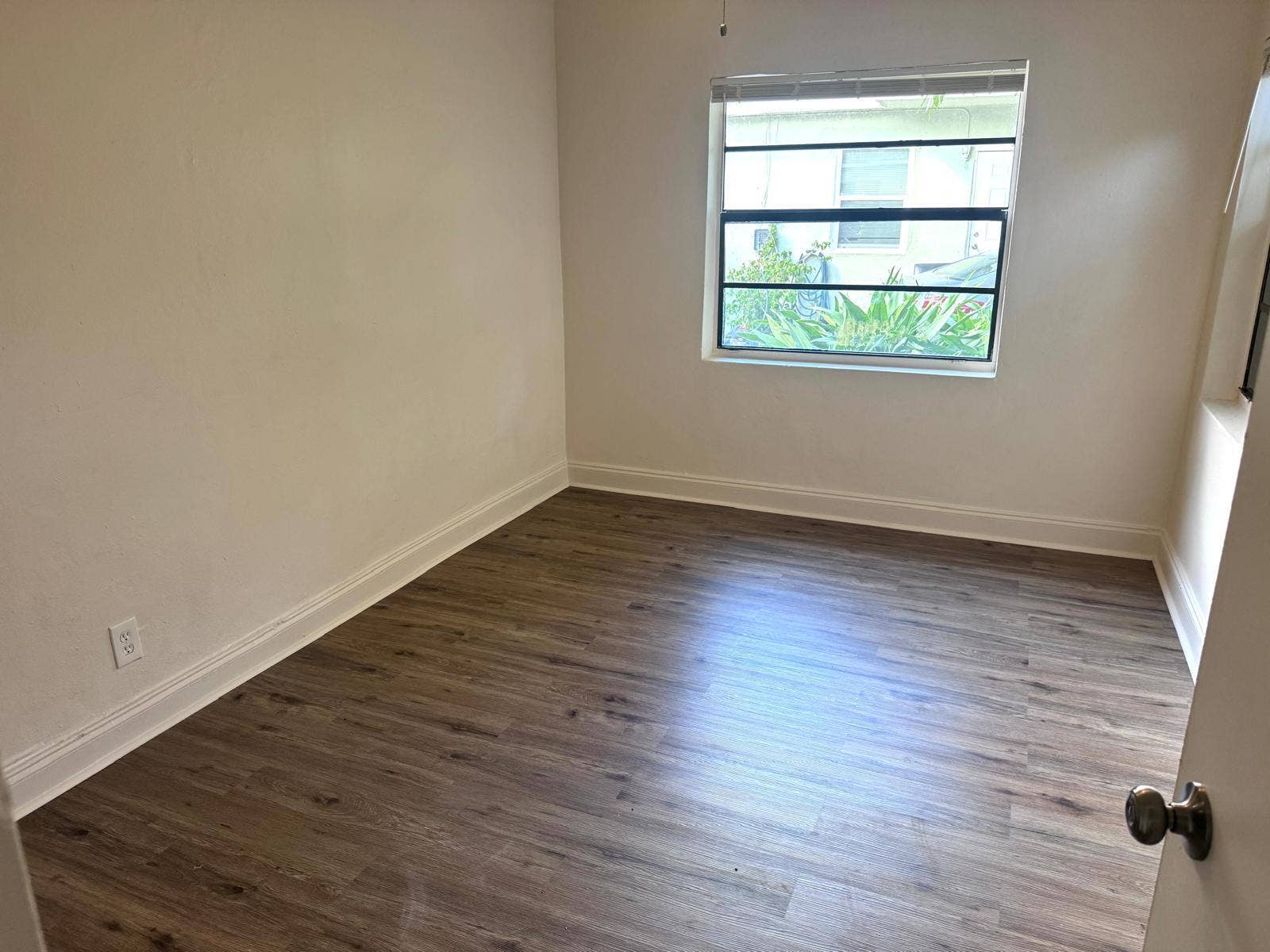 1041 unit 1 - Bedroom 3