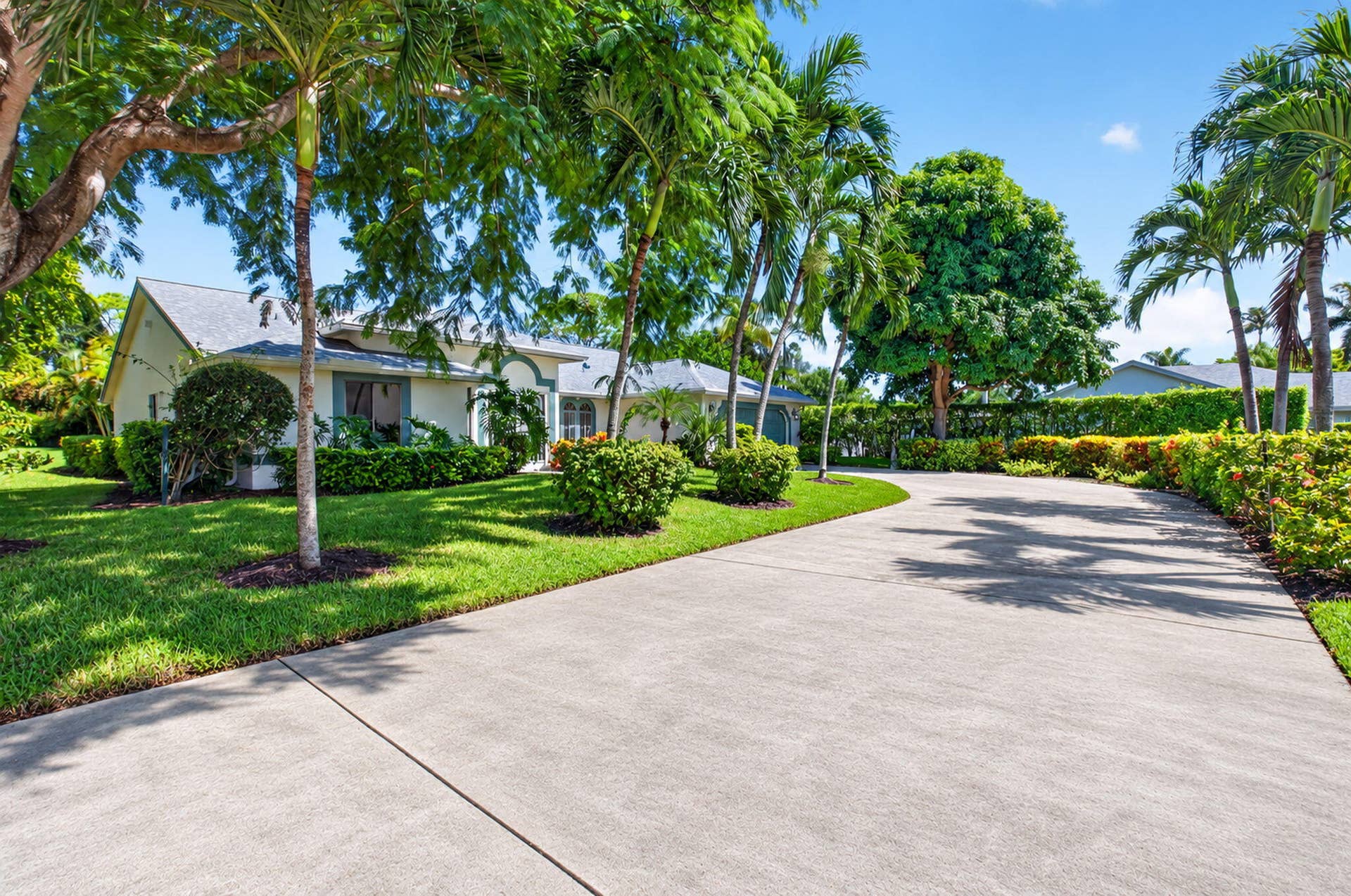 2915 Riviera Drive, Delray Beach, FL 33445 Front
