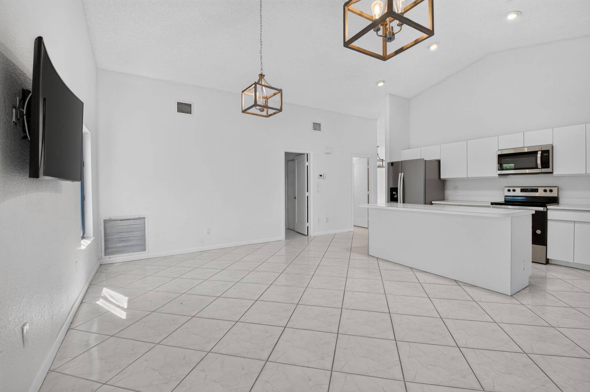 2915 Riviera Drive, Delray Beach, FL 33445 Family Room - Kitchen