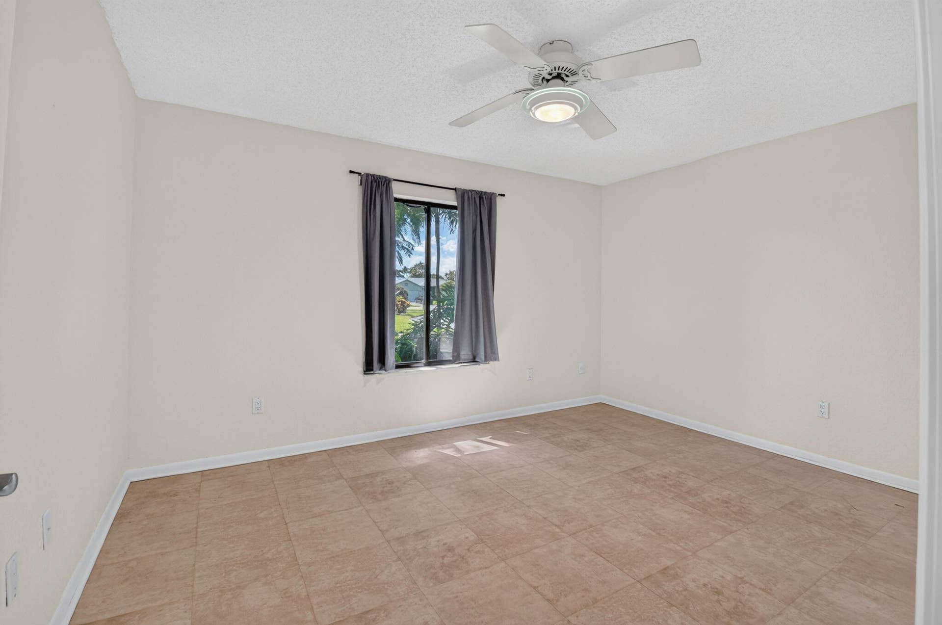 2915 Riviera Drive, Delray Beach, FL 33445 Guest Bedroom