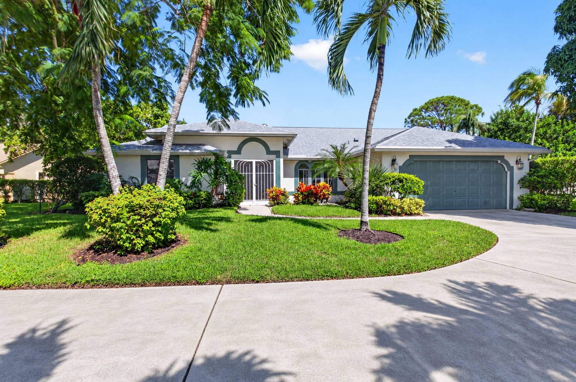 2915 Riviera Drive, Delray Beach, FL 33445 Front Main