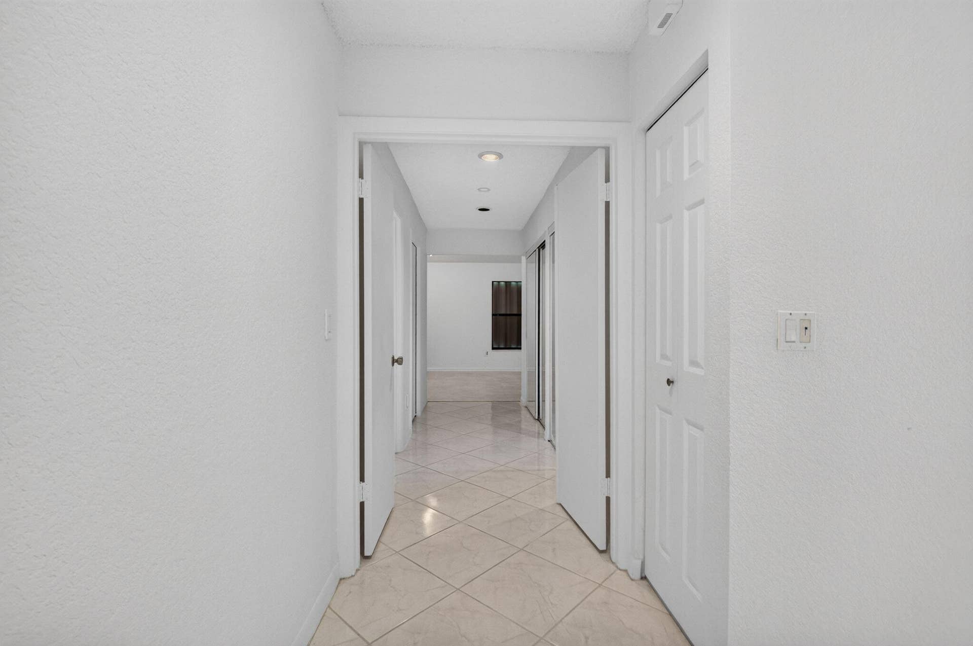 2915 Riviera Drive, Delray Beach, FL 33445 Entry way to Primary Suite