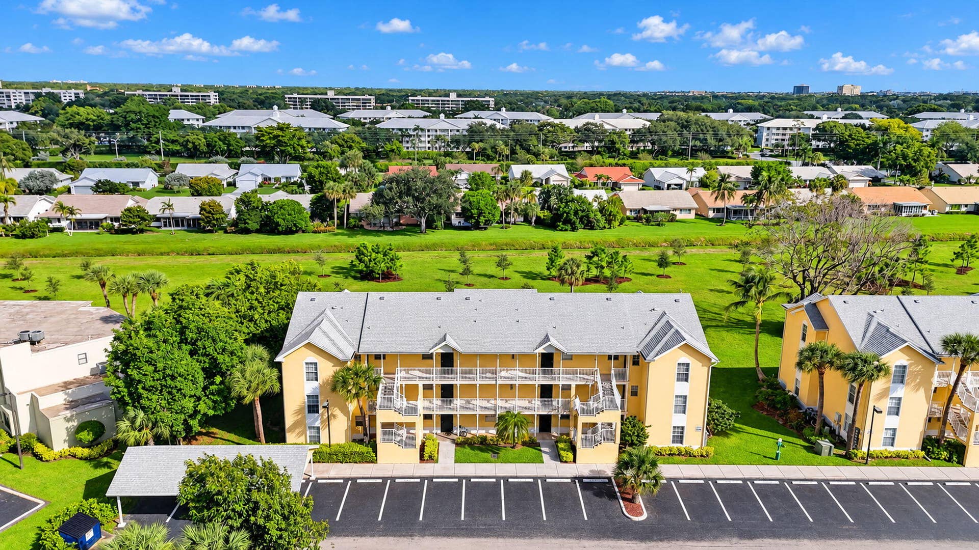 6284 La Costa Drive, #E, Boca Raton, FL 33433 39-web-or-mls-DJI_20261020224128_0306_D_