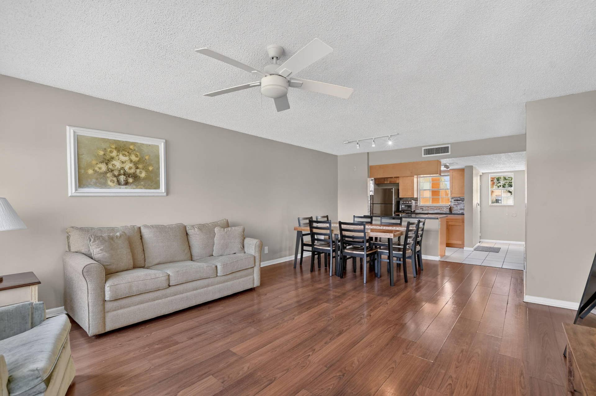 6284 La Costa Drive, #E, Boca Raton, FL 33433 Living room