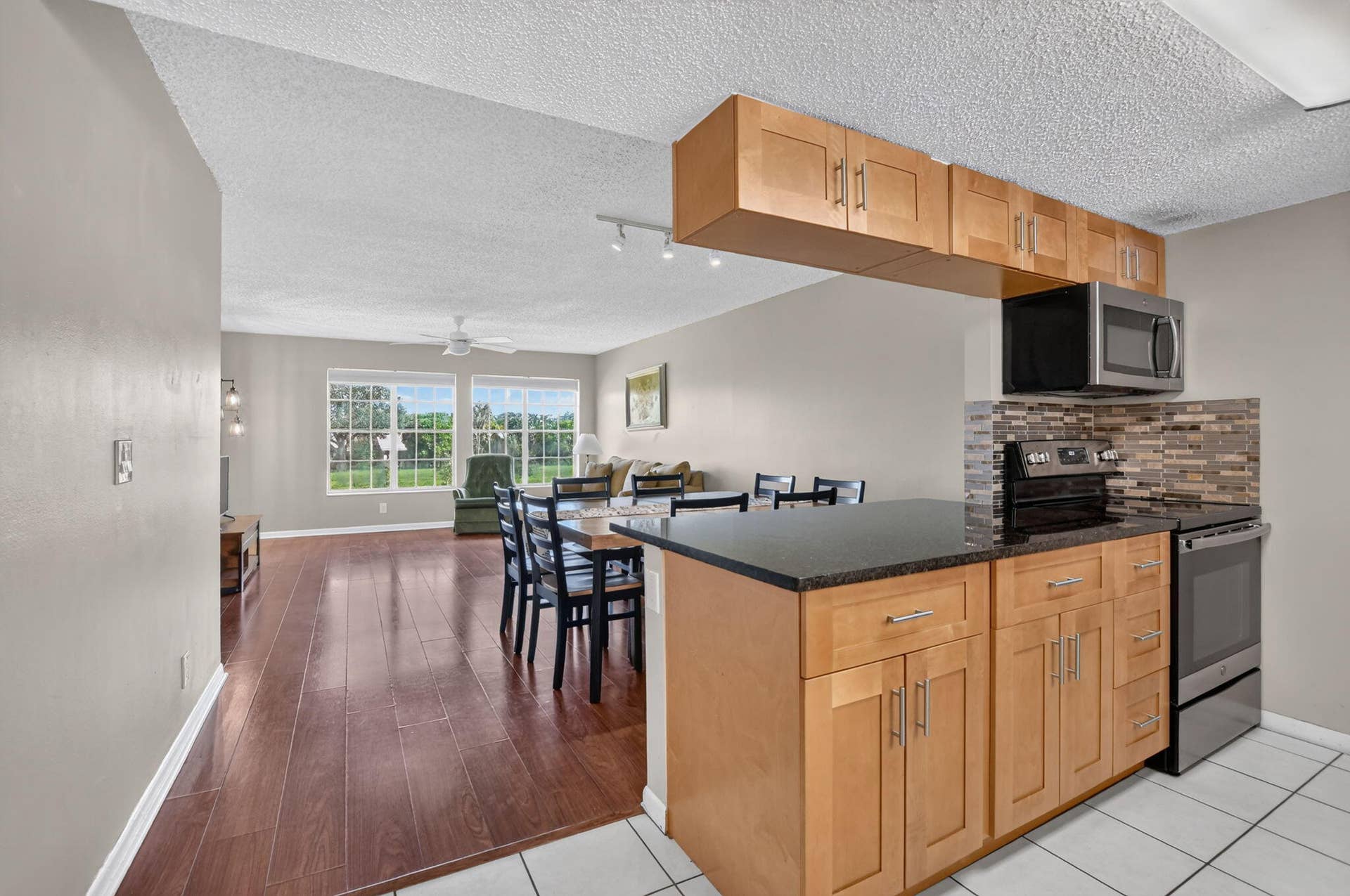 6284 La Costa Drive, #E, Boca Raton, FL 33433 Kitchen